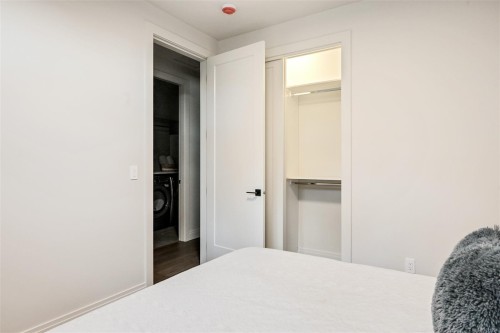 4-5032 Wesley Rd, Saanich, BC - Indoor Photo Showing Bedroom