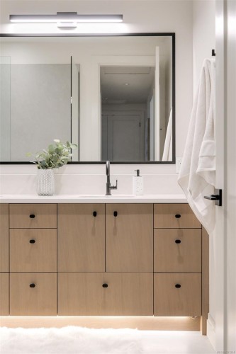 4-5032 Wesley Rd, Saanich, BC - Indoor Photo Showing Bathroom