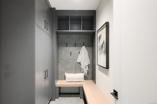 4-5032 Wesley Rd, Saanich, BC - Indoor Photo Showing Other Room