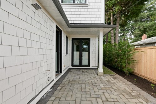 4-5032 Wesley Rd, Saanich, BC - Outdoor With Exterior