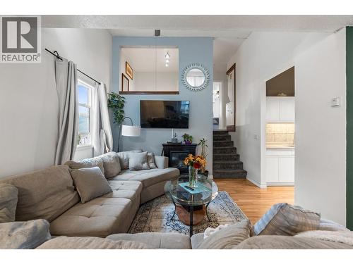 3800 40 Avenue Unit# 38, Vernon, BC - Indoor Photo Showing Living Room