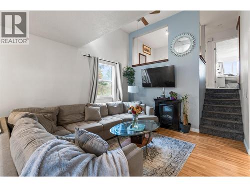 3800 40 Avenue Unit# 38, Vernon, BC - Indoor Photo Showing Living Room With Fireplace