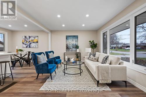 51 Burness Drive, St. Catharines, ON - Indoor Photo Showing Living Room