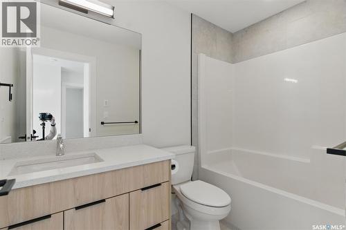 226 Veterans Drive, Warman, SK - Indoor Photo Showing Bathroom