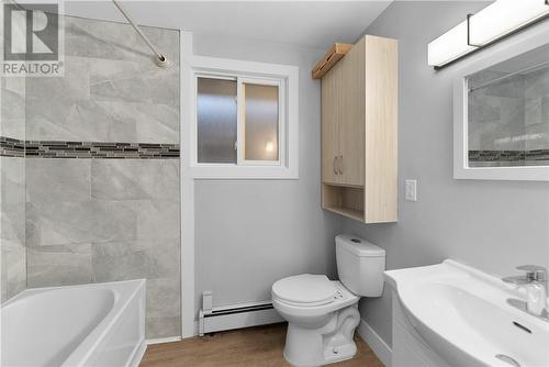 539 Howey, Sudbury, ON - Indoor Photo Showing Bathroom