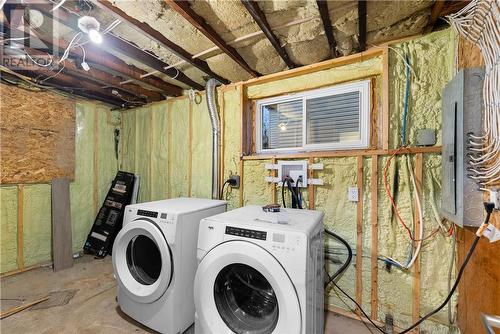 539 Howey, Sudbury, ON - Indoor Photo Showing Laundry Room