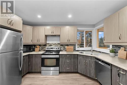 539 Howey, Sudbury, ON - Indoor Photo Showing Kitchen