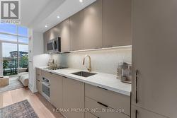 301 - 5 HANNA AVENUE  Toronto, ON M6K 1W8