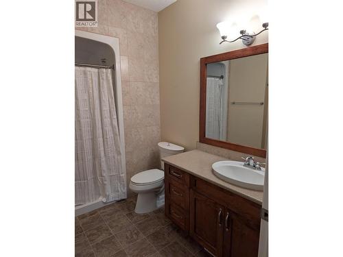 9100 Mackie Drive Unit# 104, Coldstream, BC - Indoor Photo Showing Bathroom