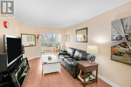 203 - 249 Major Mackenzie Drive E, Richmond Hill, ON - Indoor Photo Showing Living Room