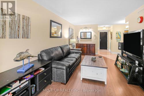 203 - 249 Major Mackenzie Drive E, Richmond Hill, ON - Indoor Photo Showing Living Room