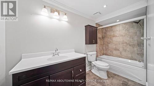1228 Cornerbrook Place, Mississauga, ON - Indoor Photo Showing Bathroom