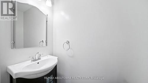 1228 Cornerbrook Place, Mississauga, ON - Indoor Photo Showing Bathroom
