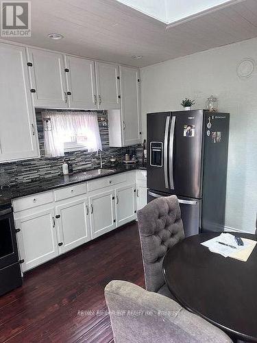 84 Barons Avenue N, Hamilton, ON - Indoor Photo Showing Kitchen