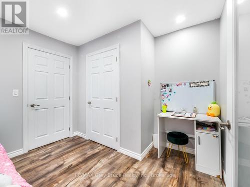 217 Kings Crescent, South Bruce Peninsula, ON - Indoor Photo Showing Other Room