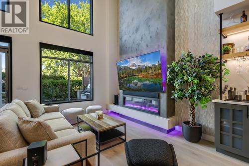 Custom fireplace and accent wall with tile! - 1495 Graham Street Unit# 124, Kelowna, BC - Indoor