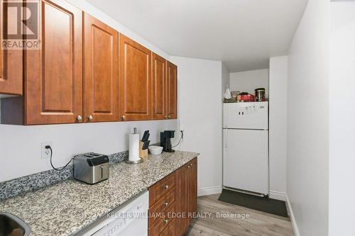 209 - 135 James Street S, Hamilton, ON - Indoor Photo Showing Kitchen