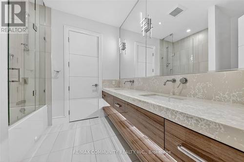 6268 Kingston Road, Toronto, ON - Indoor Photo Showing Bathroom