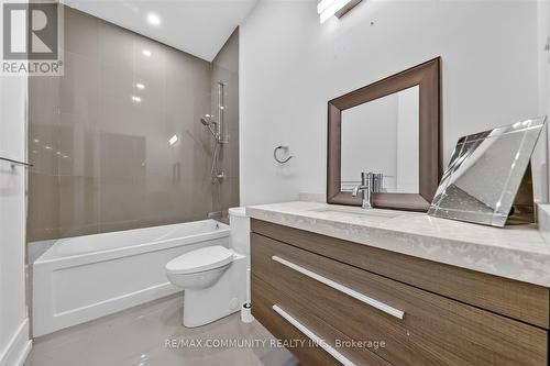 6268 Kingston Road, Toronto, ON - Indoor Photo Showing Bathroom