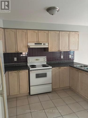 26 Tanglemere Crescent, Brampton, ON - Indoor Photo Showing Kitchen