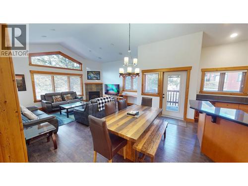 7305 Copperhorn Drive, Radium Hot Springs, BC - Indoor