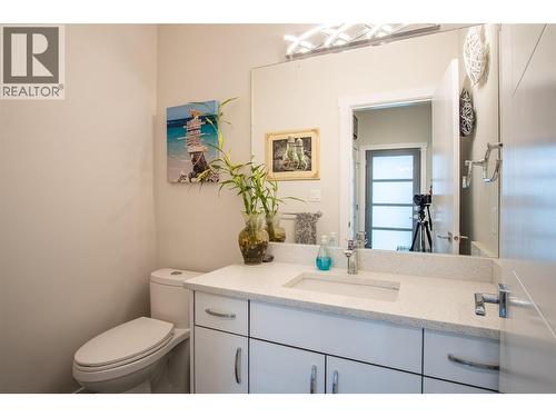136 Mugford Road, Kelowna, BC - Indoor Photo Showing Bathroom