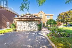 30 STARLING COURT  Brampton, ON L6Z 3P5