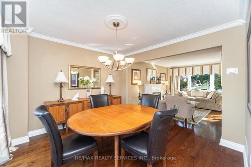 30 Starling Court, Brampton, ON - Indoor Photo Showing Dining Room