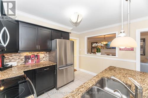 30 Starling Court, Brampton, ON - Indoor Photo Showing Kitchen With Double Sink