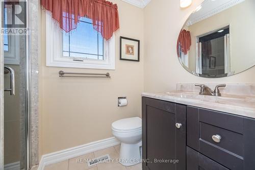 30 Starling Court, Brampton, ON - Indoor Photo Showing Bathroom