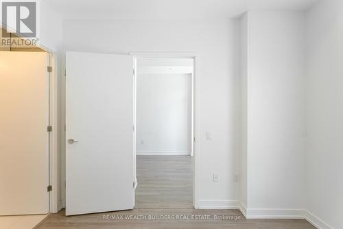 405 - 39 Roehampton Avenue, Toronto, ON - Indoor Photo Showing Other Room