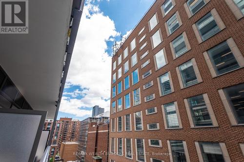 405 - 39 Roehampton Avenue, Toronto, ON - Outdoor