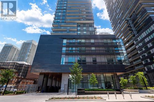 405 - 39 Roehampton Avenue, Toronto, ON - Outdoor With Facade