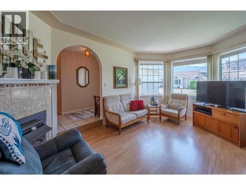 3400 Wilson Street Unit# 141, Penticton, BC - Indoor Photo Showing Living Room With Fireplace
