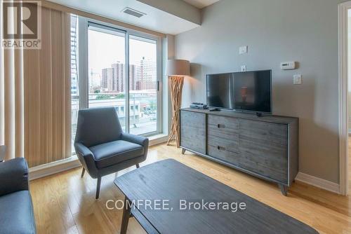 709 - 134 York Street, Ottawa, ON - Indoor Photo Showing Living Room