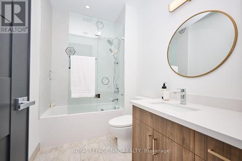 2nd bedrm 4pc ensuite bath - 10 Pawling Street, St. Catharines (Port Dalhousie), ON - Indoor Photo Showing Bathroom