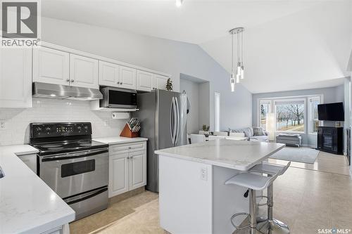 302 Kerr Road, Saskatoon, SK - Indoor Photo Showing Kitchen