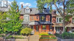 38 SPARKHALL AVENUE  Toronto, ON M4K 1G5