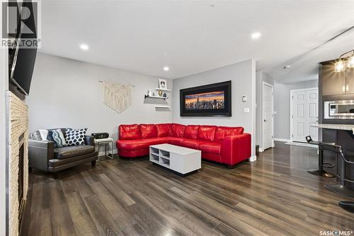 5669 Glide Crescent, Regina, SK - Indoor Photo Showing Living Room
