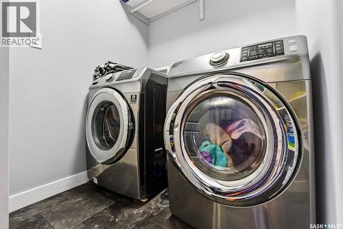 5669 Glide Crescent, Regina, SK - Indoor Photo Showing Laundry Room