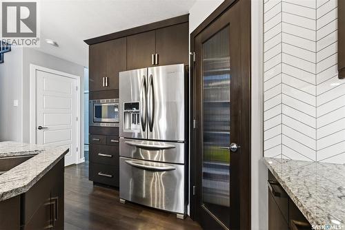 5669 Glide Crescent, Regina, SK - Indoor Photo Showing Kitchen With Upgraded Kitchen