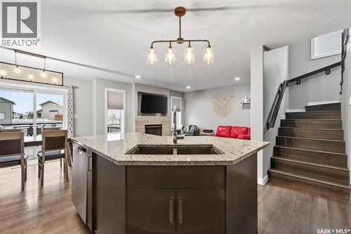 5669 Glide Crescent, Regina, SK - Indoor Photo Showing Kitchen With Double Sink With Upgraded Kitchen