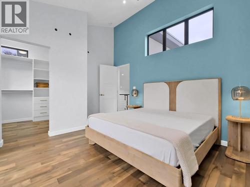 700 Churchill Avenue, Penticton, BC - Indoor Photo Showing Bedroom