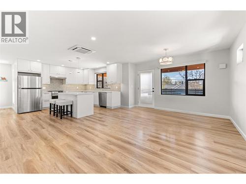 CARRIAGE HOME KITCHEN & DINING ROOM AREA AS IS - 700 Churchill Avenue, Penticton, BC - Indoor