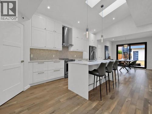 700 Churchill Avenue, Penticton, BC - Indoor Photo Showing Kitchen With Upgraded Kitchen