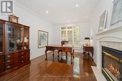 562 Gladwyne Court, Mississauga, ON - Indoor With Fireplace