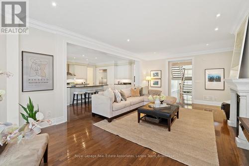 562 Gladwyne Court, Mississauga, ON - Indoor Photo Showing Living Room With Fireplace