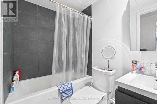 721 - 1030 King Street W, Toronto, ON - Indoor Photo Showing Bathroom