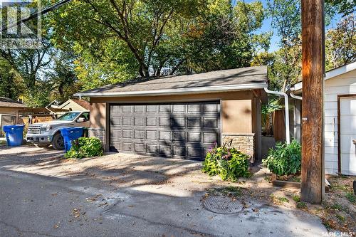 3423 Victoria Avenue, Regina, SK - Outdoor