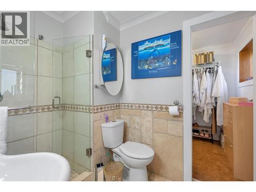 2726 Tranquil Place, Blind Bay, BC - Indoor Photo Showing Bathroom